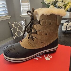 The Ginnie From PAWS By BEARPAW Boots
